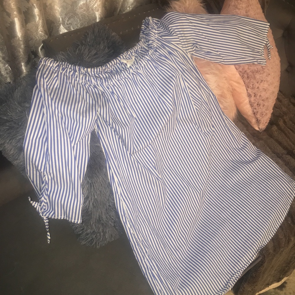 Top - Picture 2 of 2